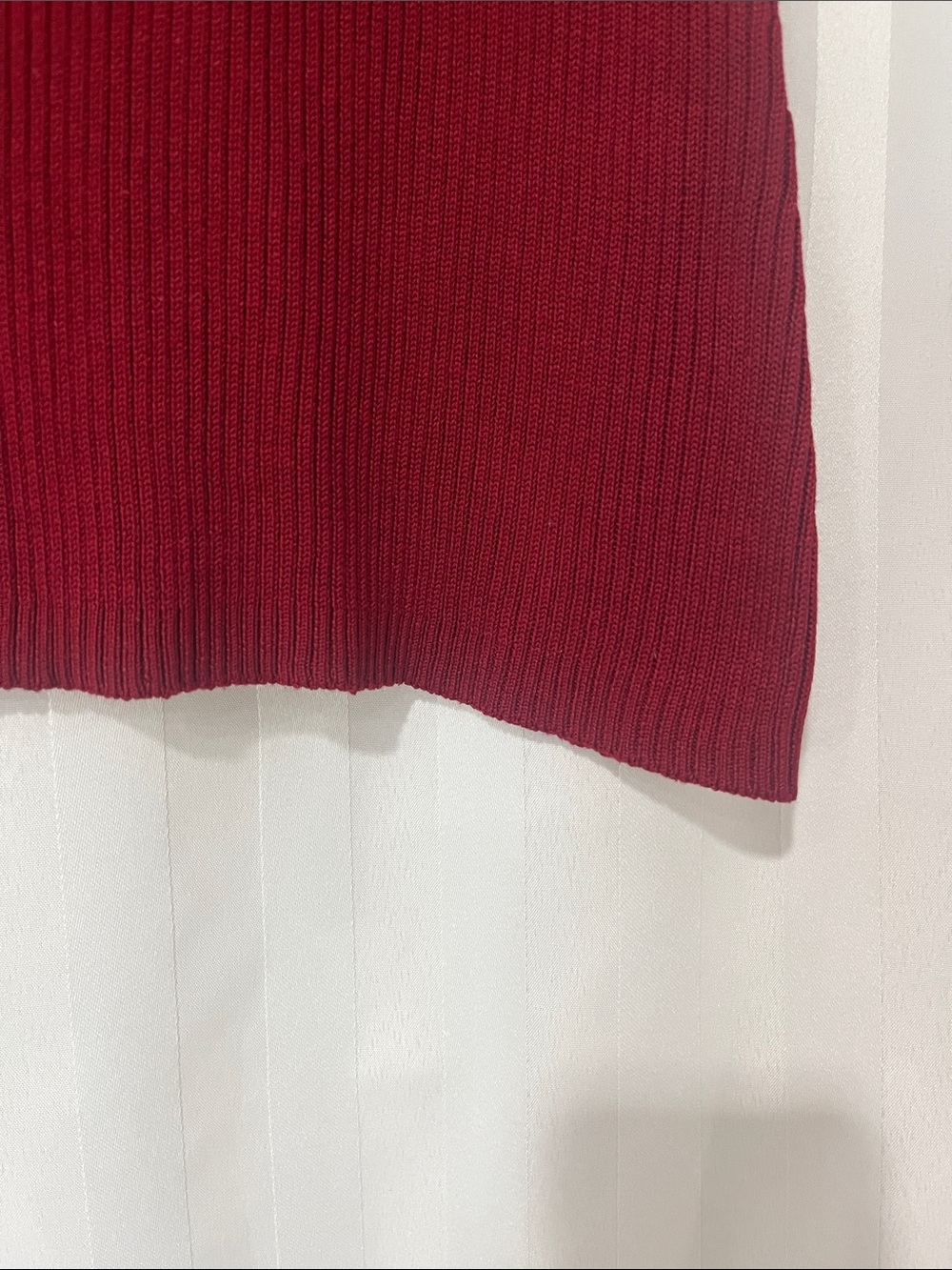 TRILOGY Women’s 100% Silk Deep Red Sleeveless Knit Top - Picture 6 of 7
